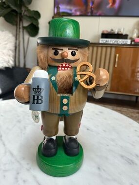 German nutcracker Bavarian on Oktoberfest, height 33 cm / 13 inch